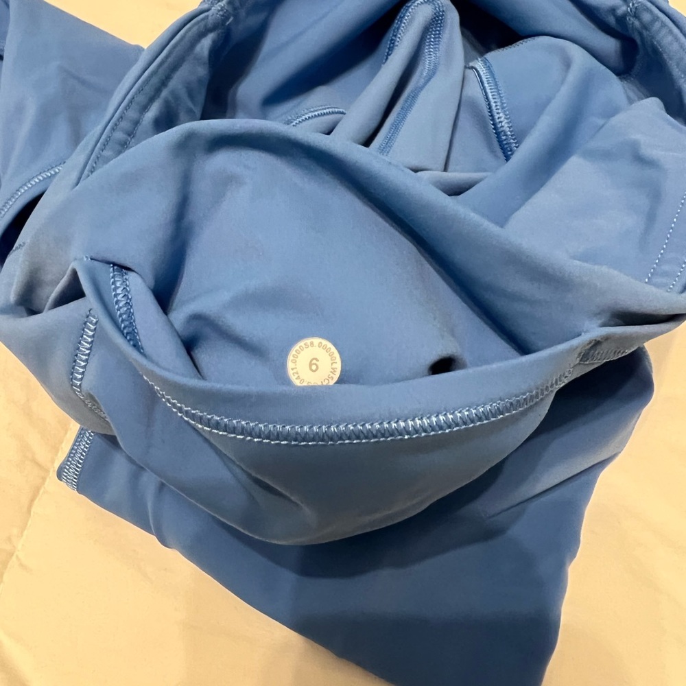 Blue lululemon leggings - Size 6 - Full Length - Picture 2 of 7